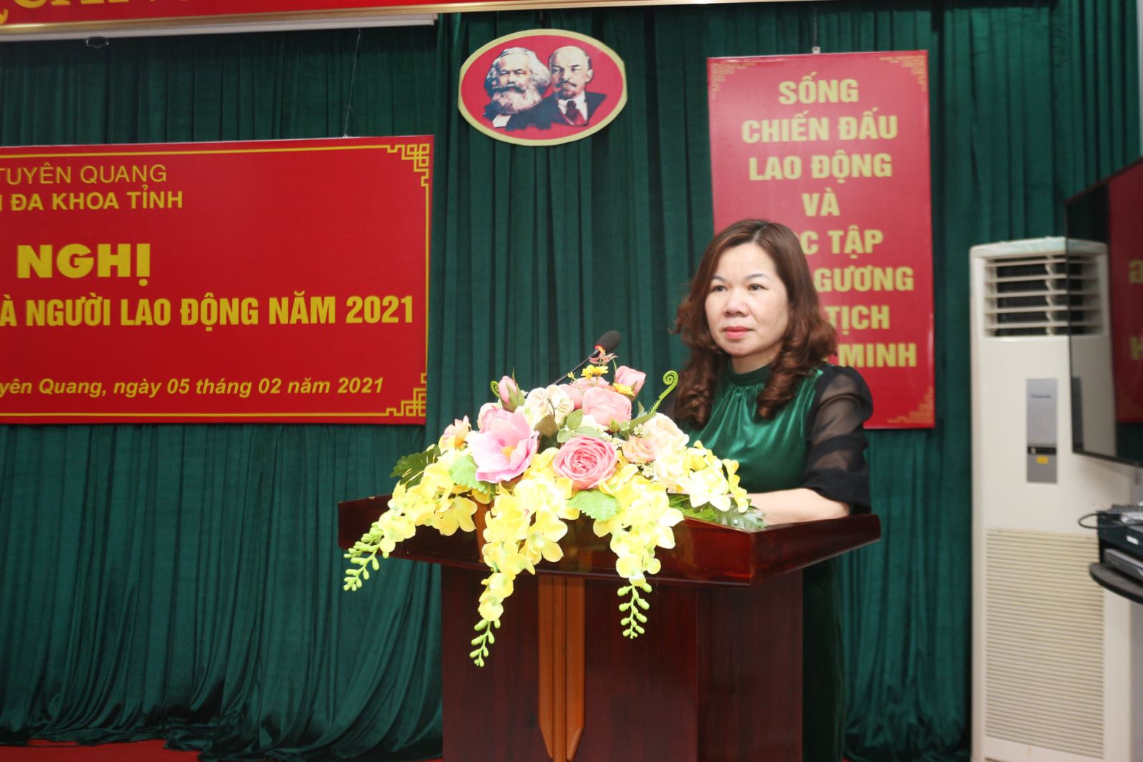Đ/c Nguyễn Thị Minh Thu - Trưởng phòng Quản lý chất lượng, Trưởng Ban Thanh tra nhân dân: Báo cáo hoạt động của Ban Thanh tra nhân dân năm 2020.
