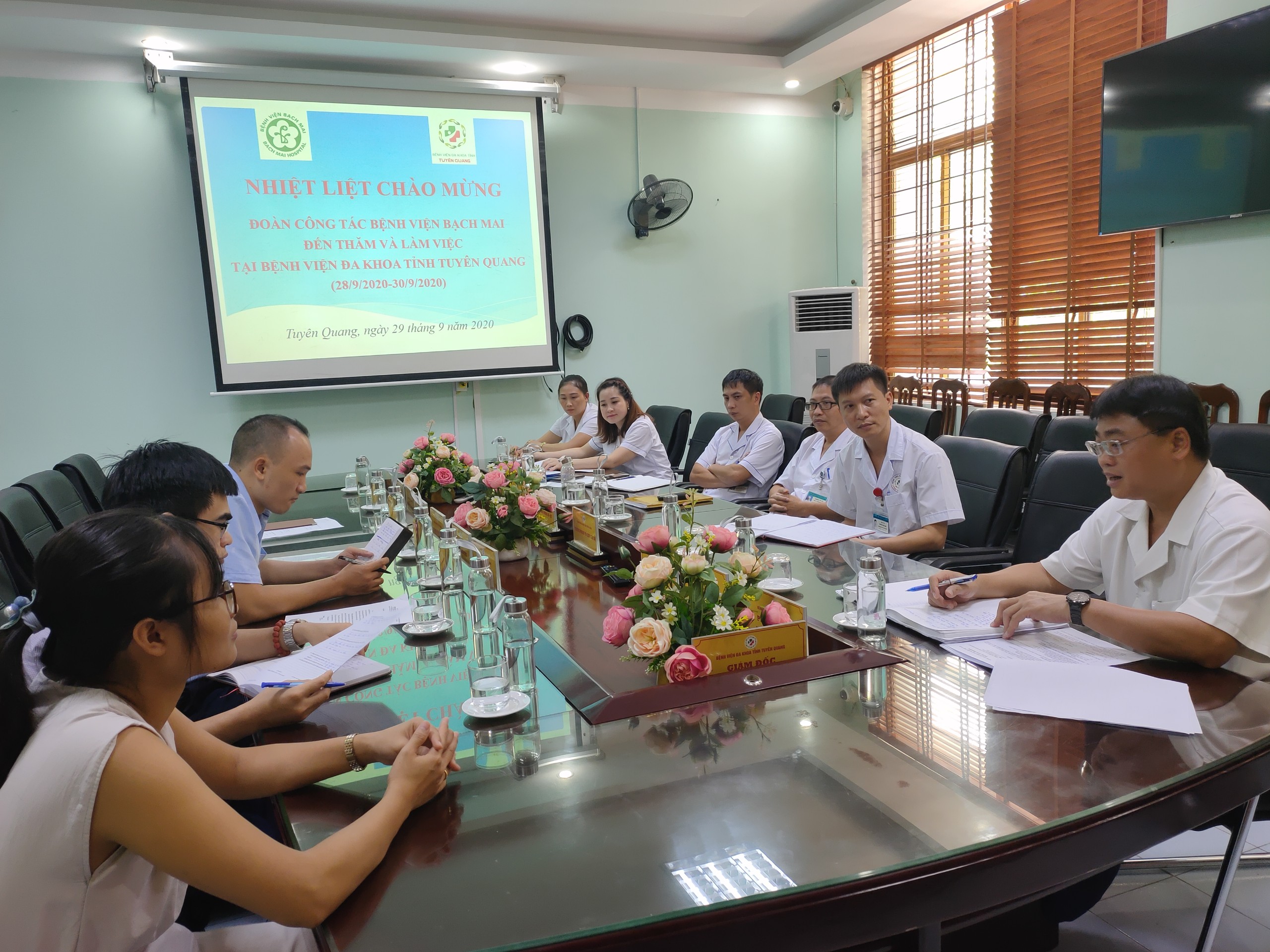 Đoàn công tác Bệnh Viện Bạch Mai đến thăm và làm việc tại Bệnh viện đa khoa tỉnh Tuyên Quang