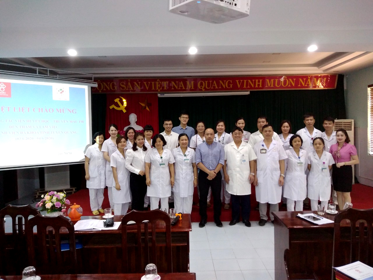 Bệnh viện đa khoa tỉnh Tuyên Quang tiếp đón, làm việc và phối hợp Viện Huyết học - Truyền máu Trung ương tổ chức tập huấn chuyên môn Huyết học truyền máu