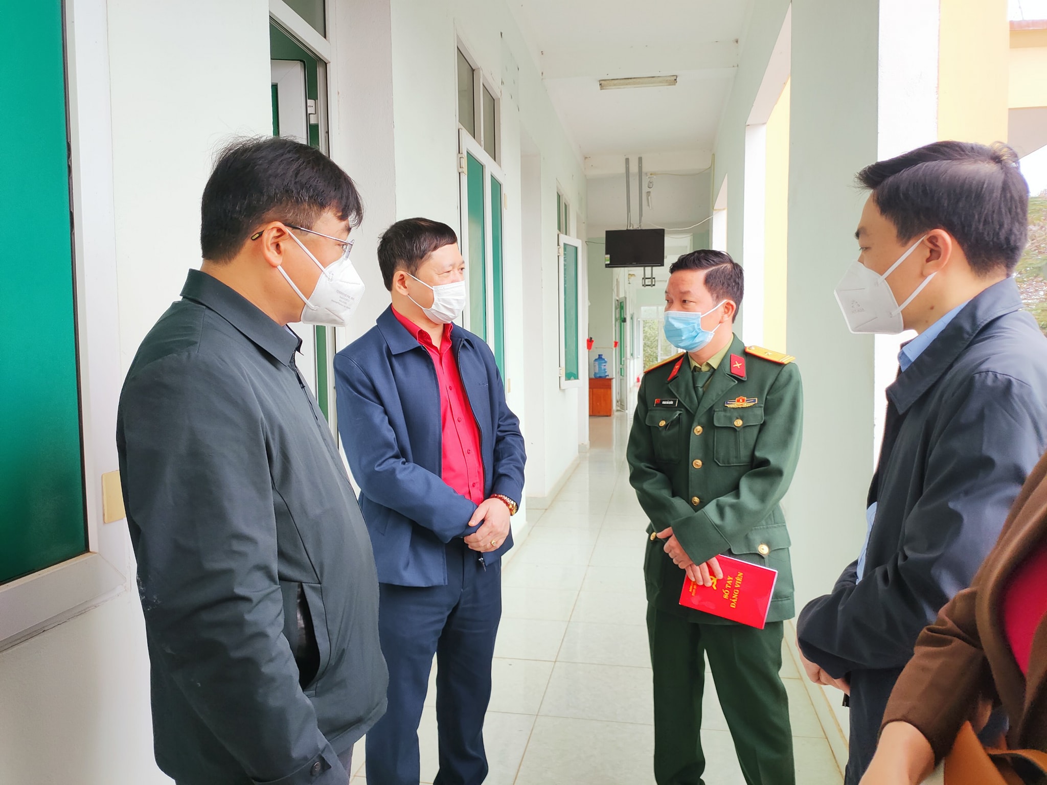 Được sự chỉ đạo của Tỉnh ủy, UBND tỉnh, Sở Y Tế, Bệnh viện đa khoa tỉnh Tuyên Quang thành lập “Cơ sở thu dung, điều trị bệnh nhân Covid-19” đáp ứng yêu cầu cấp bách phòng, chống dịch.