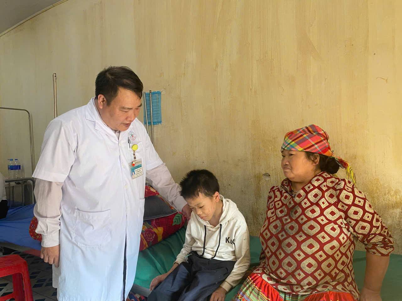 Phép màu từ những tấm lòng nhân ái – Hành trình chữa lành của cậu bé Giàng Seo Viên