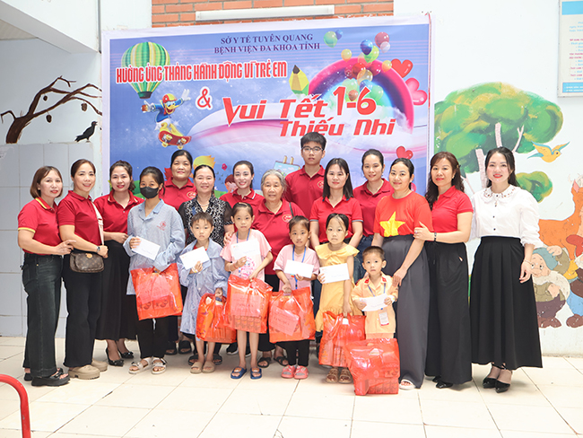 TẤM LÒNG VÀNG GỬI TRỌN YÊU THƯƠNG- NGÀY QUỐC TẾ THIẾU NHI 01/6 TẠI BỆNH VIỆN ĐA KHOA TỈNH TUYÊN QUANG