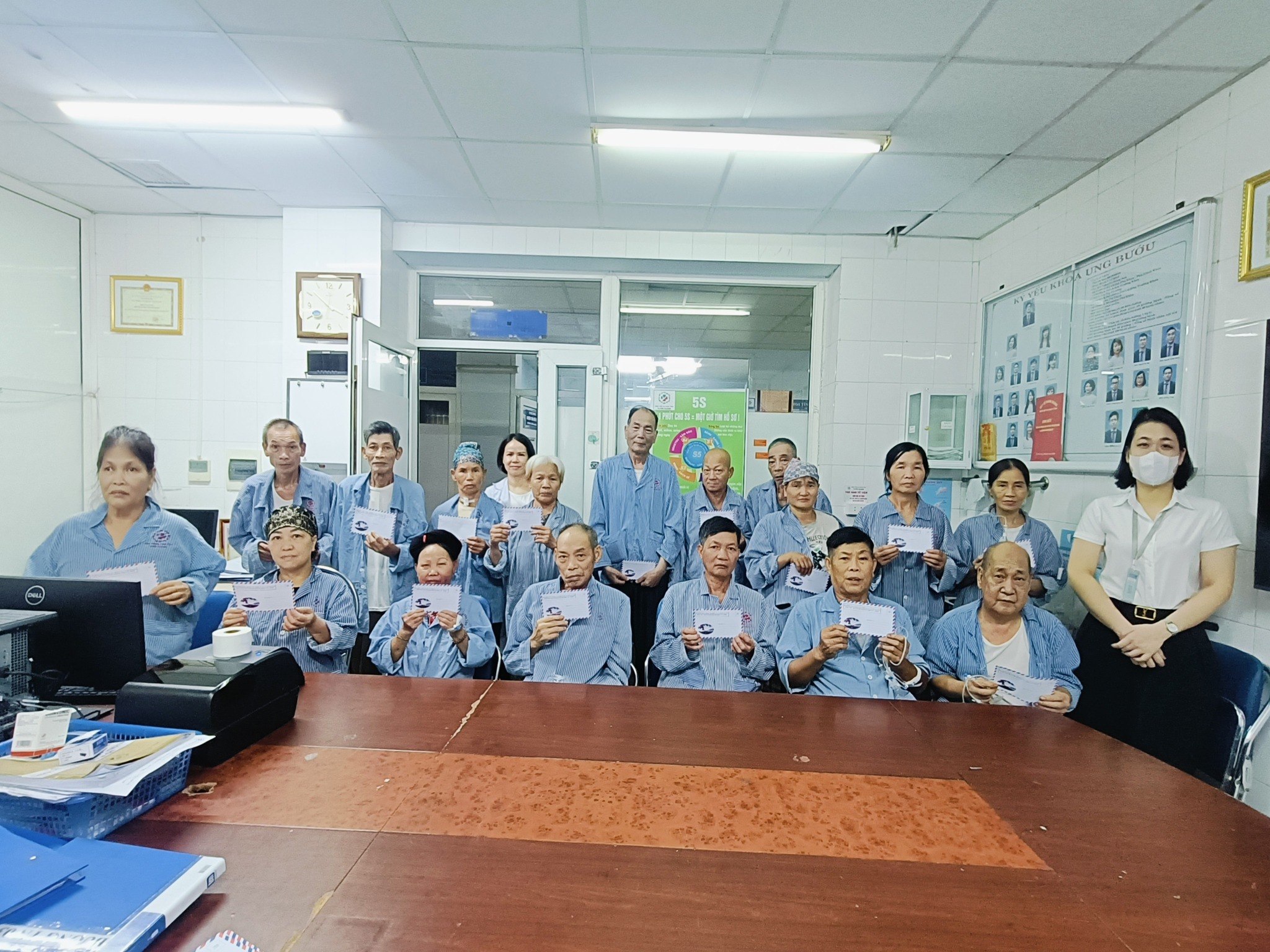 Trung thu yêu thương - Sẻ chia khó khăn cùng người bệnh