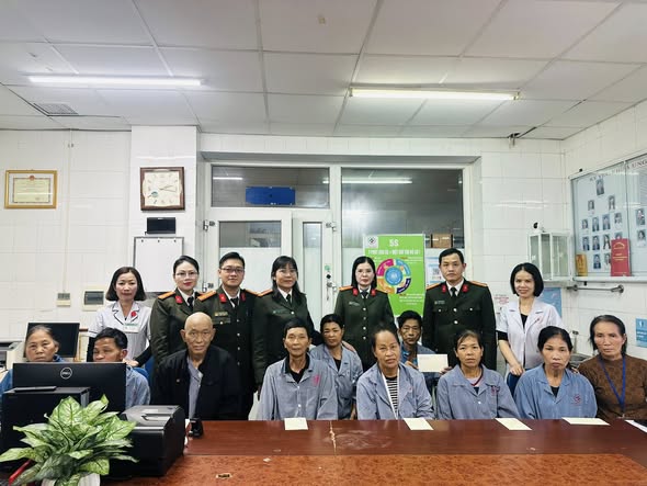 XUÂN YÊU THƯƠNG – TẾT SẺ CHIA: HÀNH TRÌNH TRAO GỬI HY VỌNG CỦA ỦY BAN KIỂM TRA ĐẢNG ỦY CÔNG AN TỈNH TUYÊN QUANG