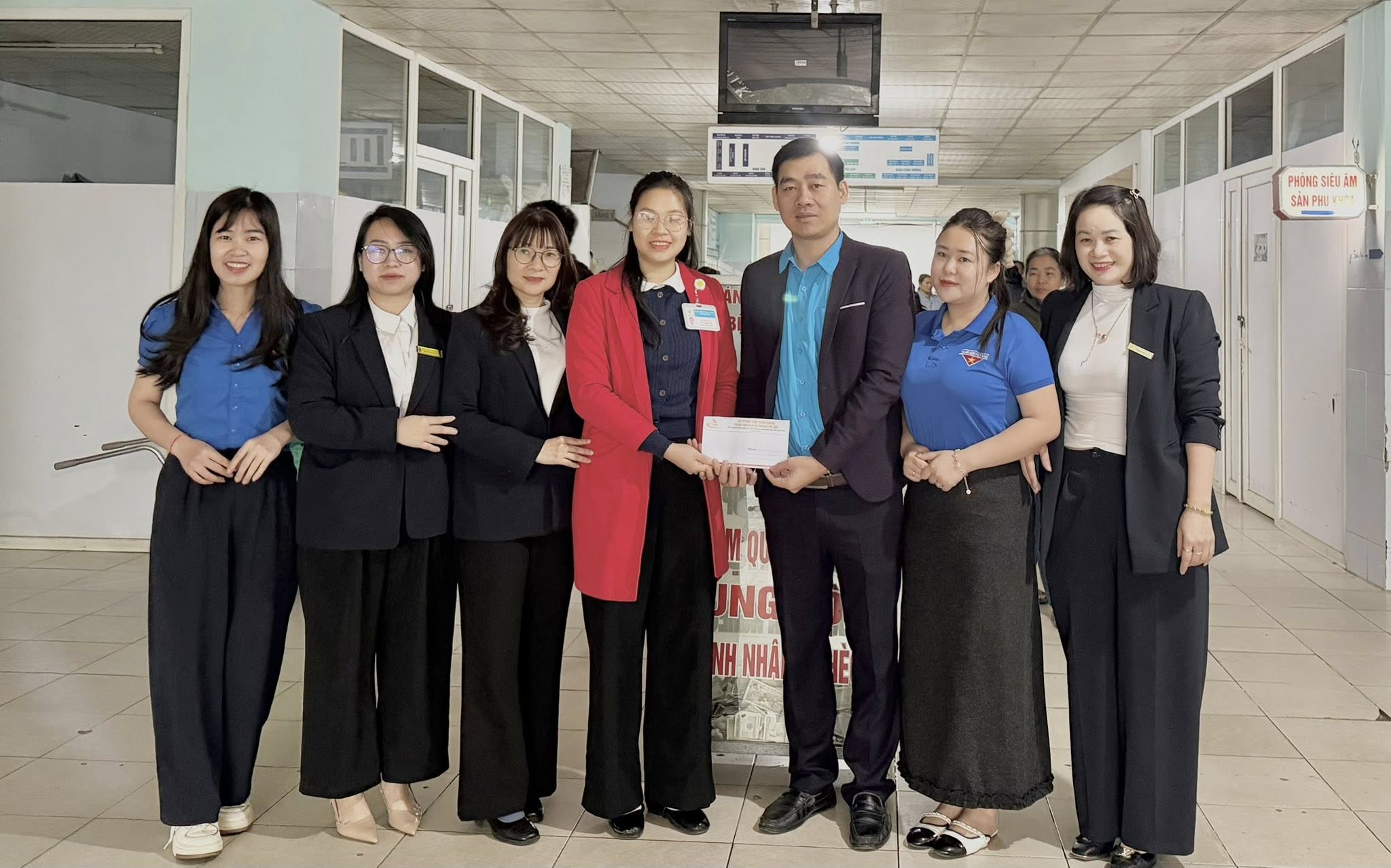 TRUNG TÂM DỊCH VỤ ĐẤU GIÁ TÀI SẢN - SỞ TƯ PHÁP, CHUNG TAY CHIA SẺ, LAN TỎA YÊU THƯƠNG NHÂN DỊP TẾT NGUYÊN ĐÁN 2026 🌼